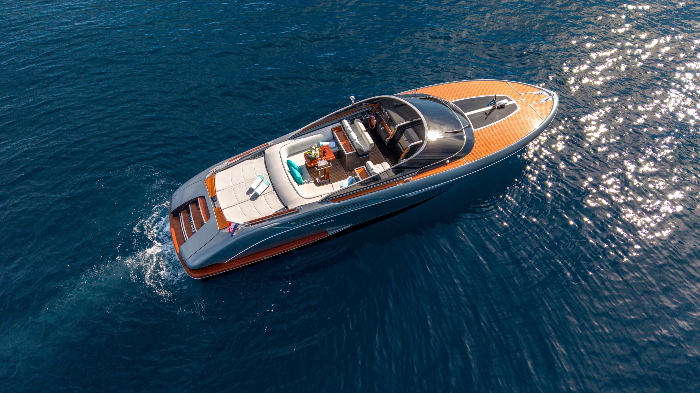 ALISSA Riva Rivamare cruising along the Croatian coast