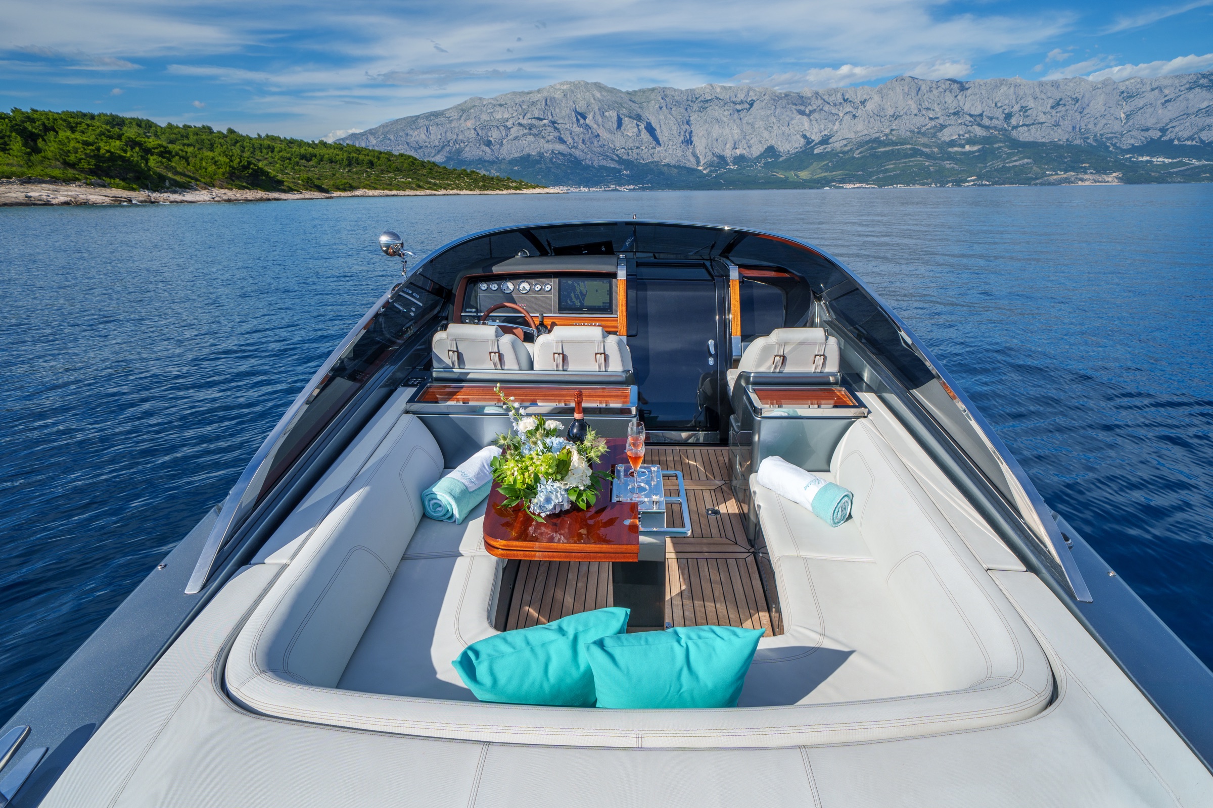Inside and aboard ALISSA Riva Rivamare